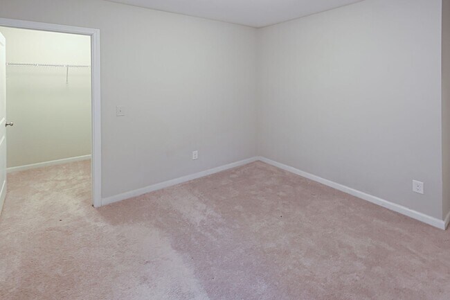 Building Photo - Stunning & Spacious 4 Bedroom Home in Highland Falls Community