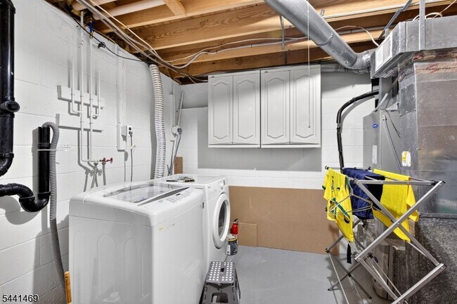 Building Photo - 22 Bradovra Ct