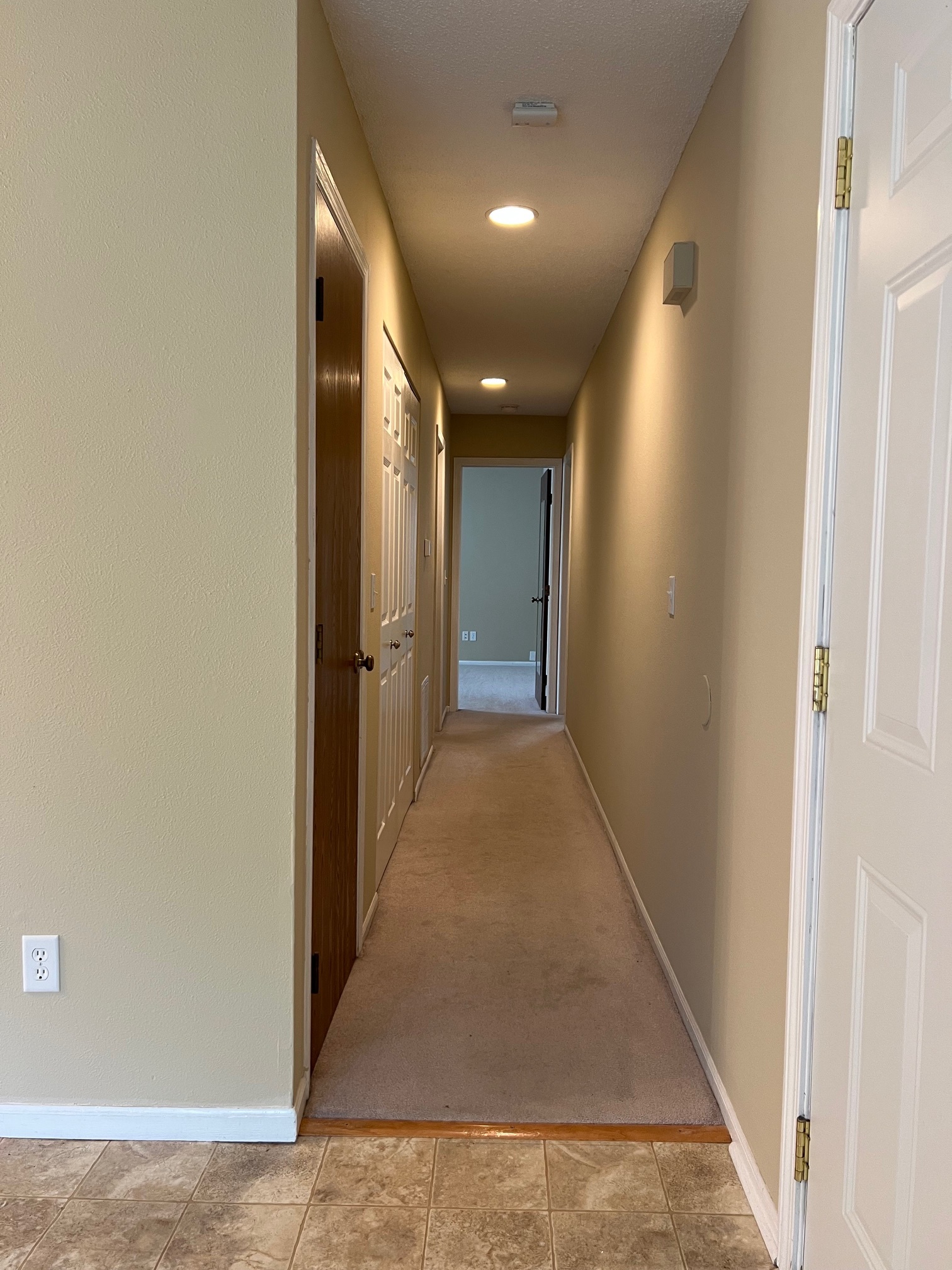 Building Photo - 5802 Ryewyck Dr