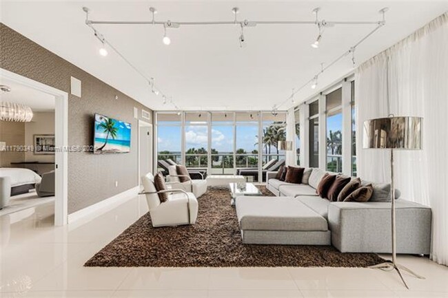 Building Photo - 3737 Collins Ave