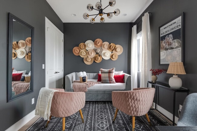 Building Photo - 1405 Napoleon St