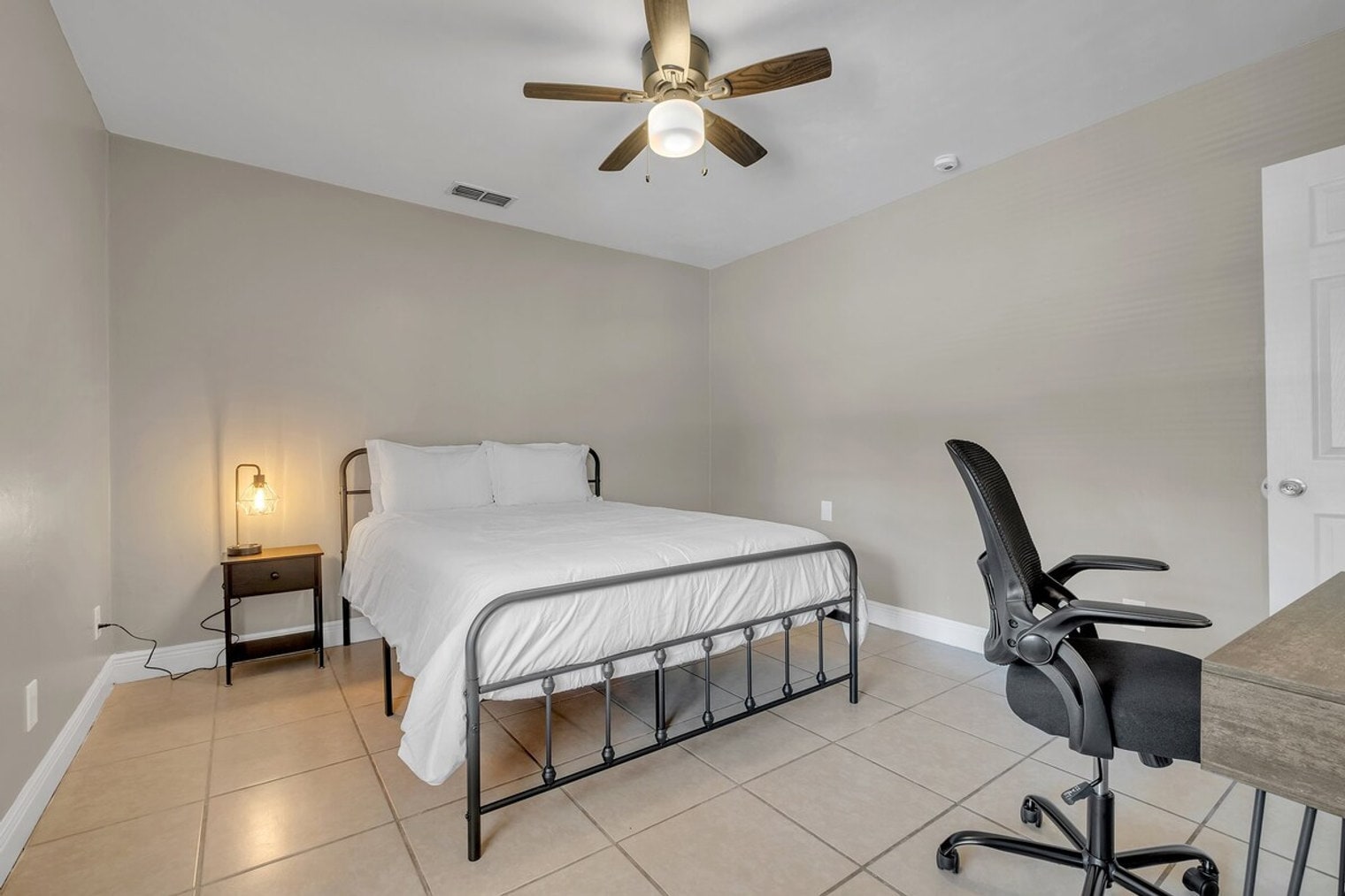 Building Photo - 915 Buena Vista Dr