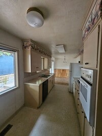 Building Photo - Single story