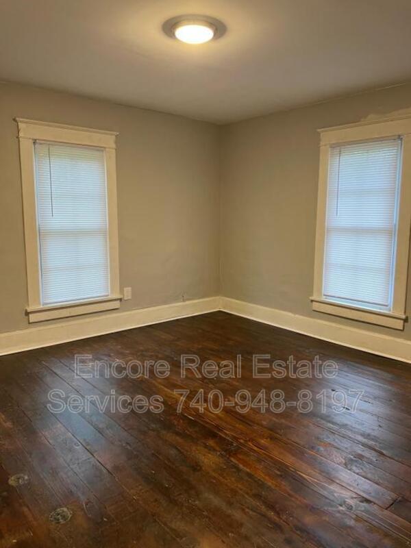 Building Photo - 526 Daniel Ave