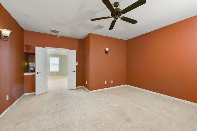 Building Photo - 23426 Millbrook Dr