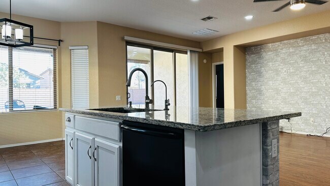 Building Photo - 839 E Las Colinas Pl