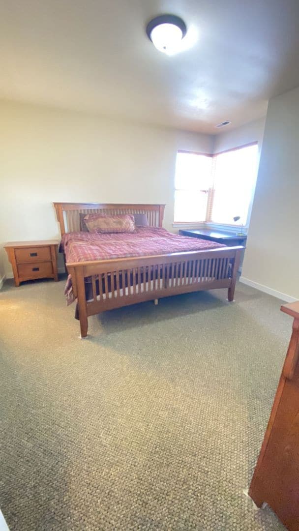 Building Photo - 4395 Westshore Dr NE