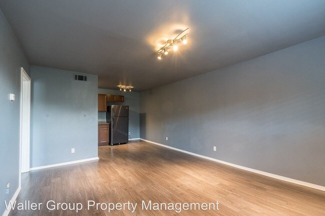 Building Photo - 4817 Reiger Ave
