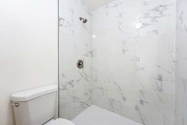 Building Photo - 15192 Moir Ct