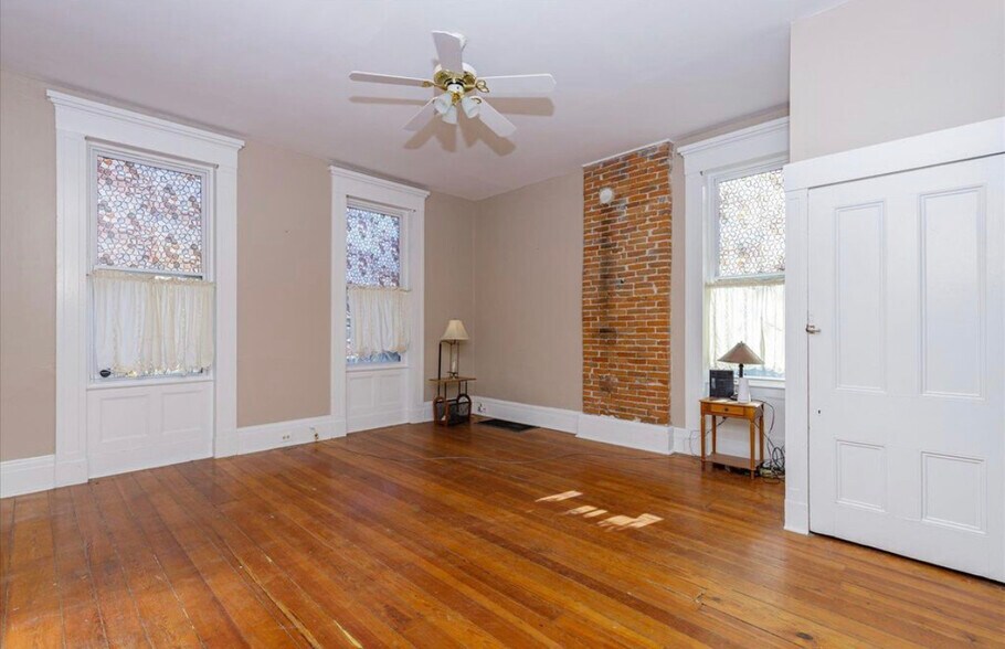 Building Photo - 2811 Indiana Ave