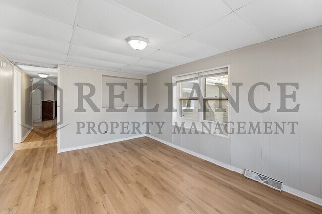 Building Photo - 1823 S Hiram St