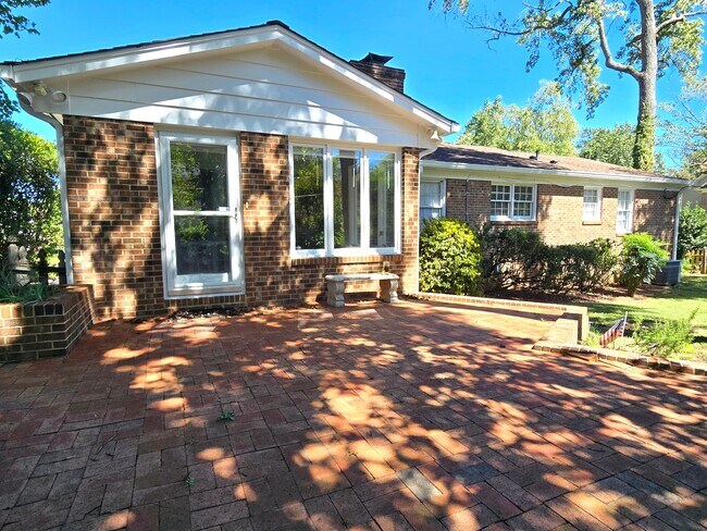 Building Photo - 3703 Hickory Hill Dr