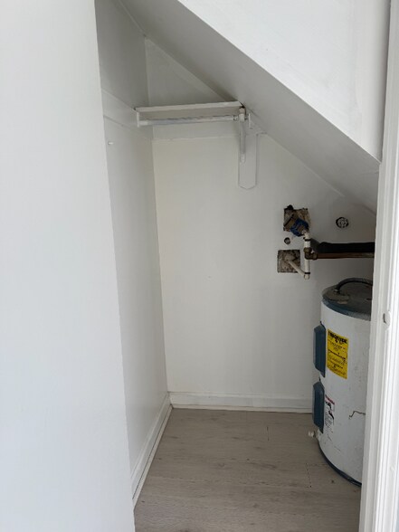 Building Photo - 15 Ferguson Dr