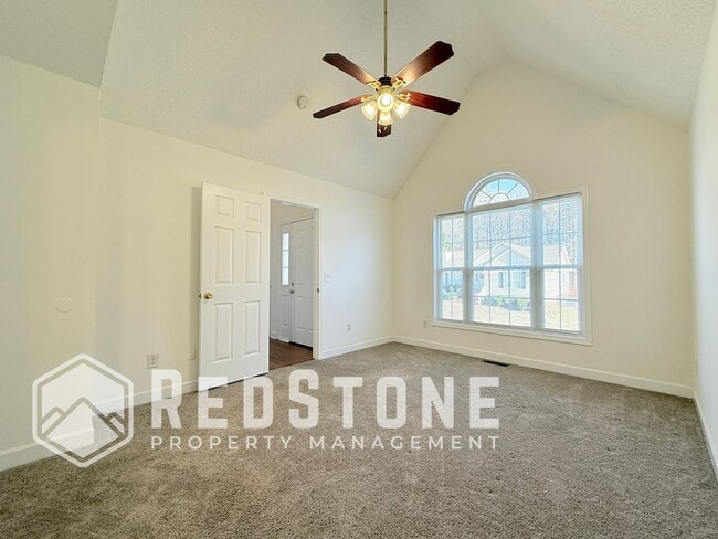 Building Photo - 131 Hoskins Cir