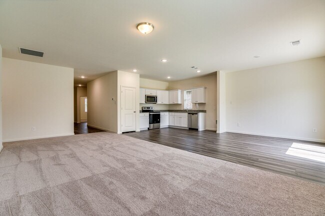 Building Photo - 778 Camden Dr