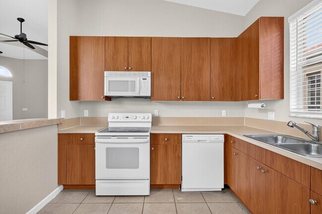 Building Photo - 6305 Spring Lake Terrace