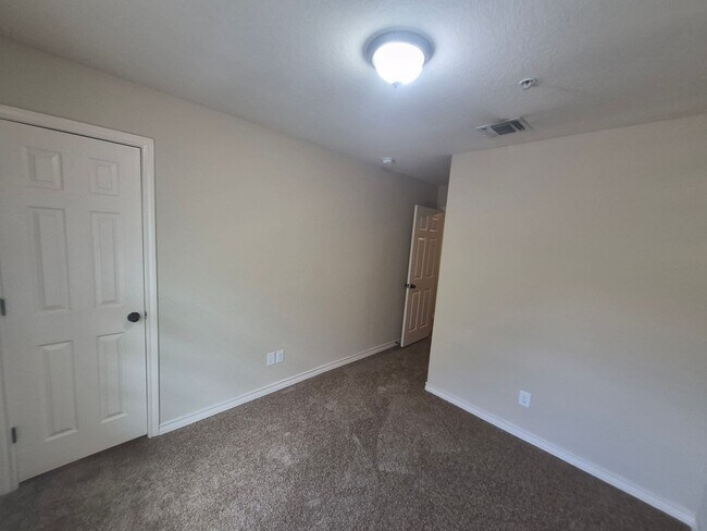 Building Photo - 4814 Appleseed Ct
