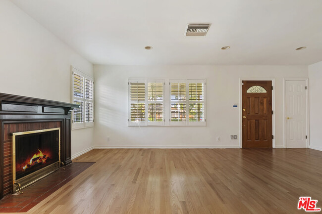 Building Photo - 13958 Peach Grove St