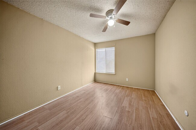 Building Photo - 13610 Sunswept Way