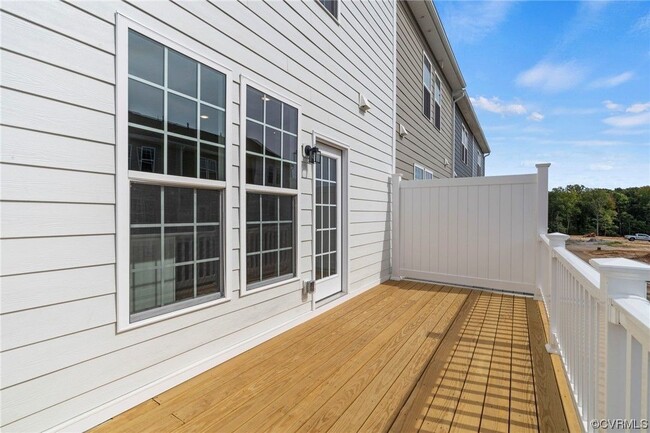 Building Photo - 13836 Randolph Pond Ln