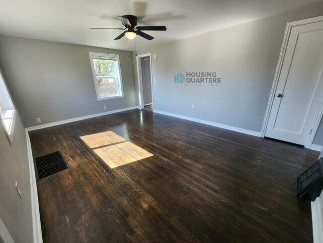 Building Photo - 2528 W Wabash Ave