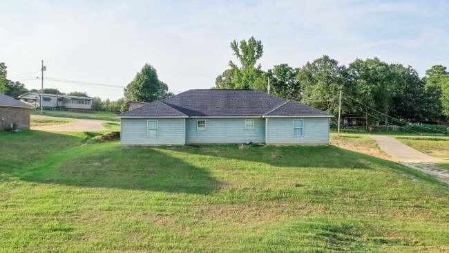 Building Photo - 6 Cal Rd