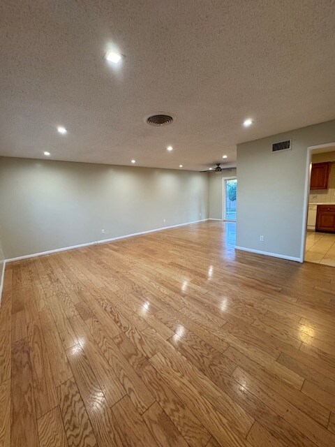 Building Photo - 16416 Rayen St