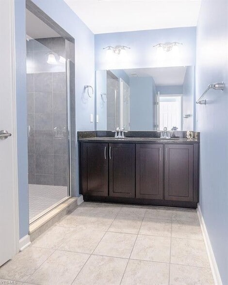 Master bath - 1263 W 74th St.