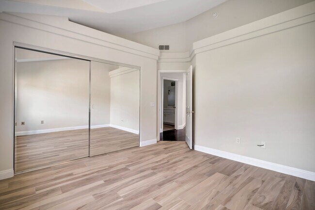 Building Photo - 6463 Zuma View Pl