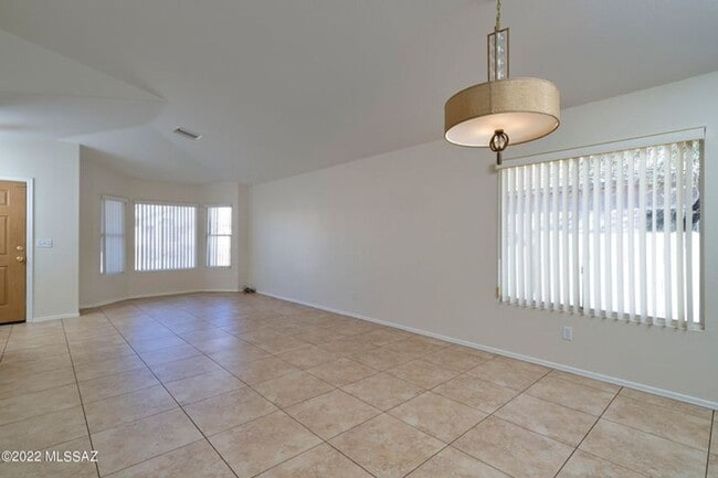 Building Photo - Sharp 3 Bedroom Northwest Home with Pool in Popular Cañada Hills