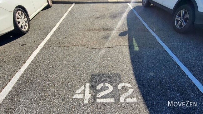 Building Photo - 422 Muirs Chapel Rd