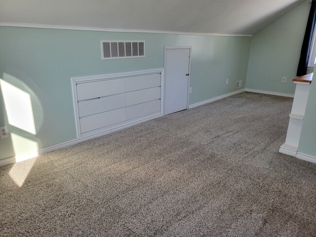 Building Photo - 3711 Hunter Ave