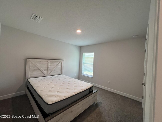 Building Photo - 8752 Waterstone Blvd