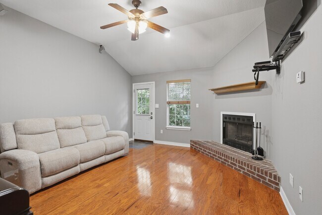 Building Photo - 2115 Byron Paul Ln