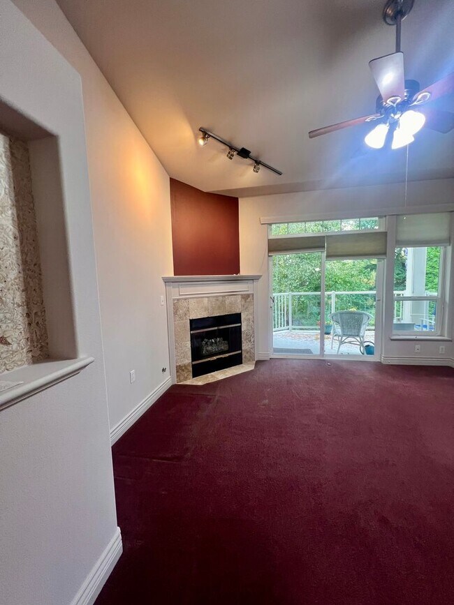 Building Photo - Cozy 2Bd 2Ba El Dorado Condo in Bellingham! (55+ RESIDENTS ONLY)