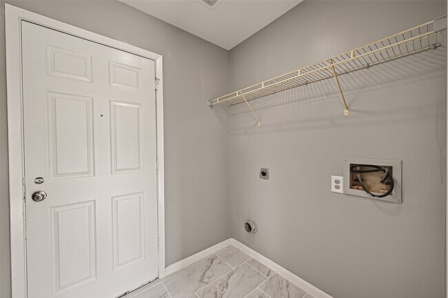 Building Photo - 6542 Carly Park Way