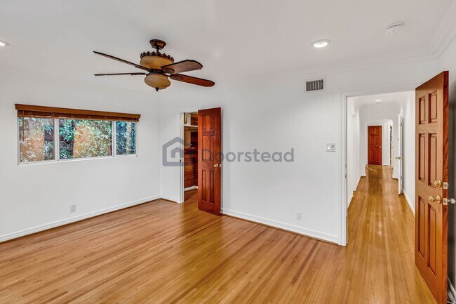 Building Photo - 603 S Mansfield Ave