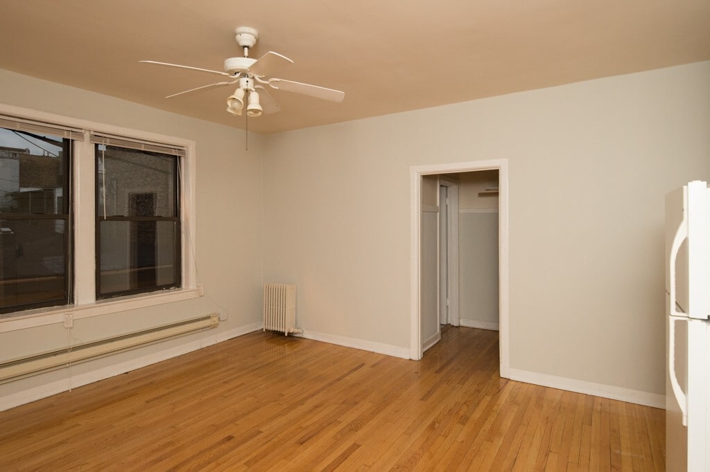 Building Photo - 1055 W George St