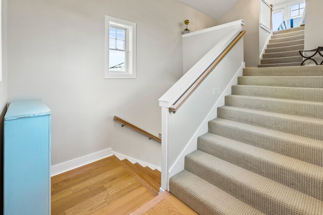 Building Photo - 681 Ocean Palm Way