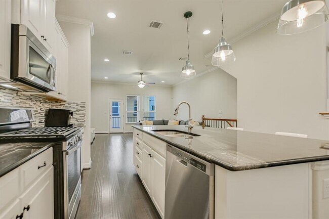 Building Photo - 11921 Terraza Cir