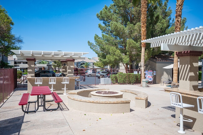 Building Photo - 5055 W Hacienda Ave