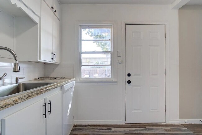 Building Photo - 4603 33rd St