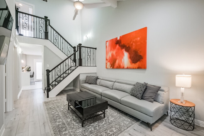 Building Photo - 11643 Village Place Dr