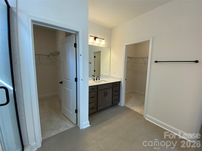 Building Photo - 4016 Hickory Pl Ln