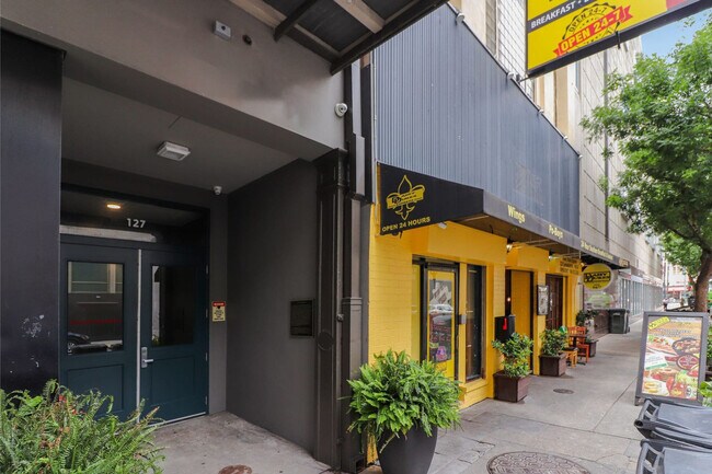 Building Photo - 127 Carondelet St