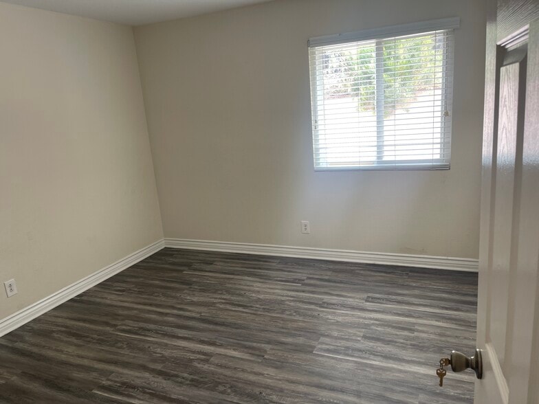Building Photo - 378 Bay Leaf Dr