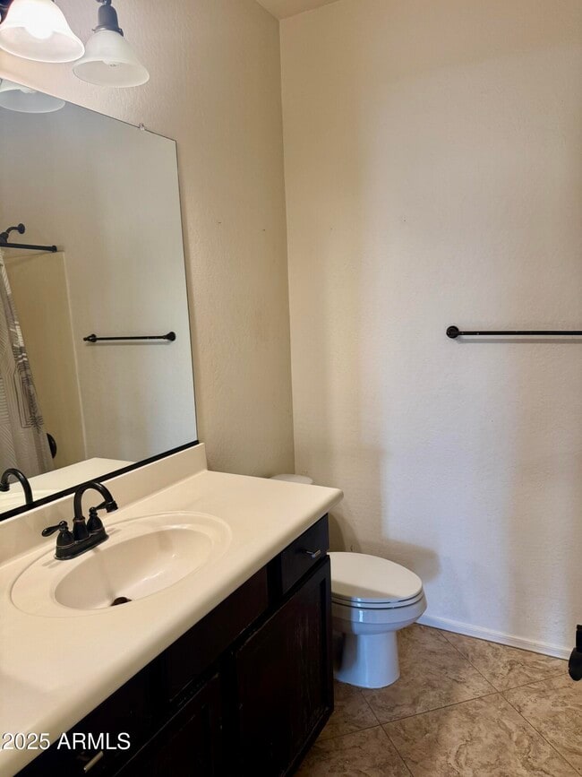 Building Photo - 3641 E Kingbird Pl