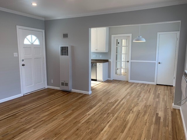 Entry, dining area - 12713 Venice Blvd