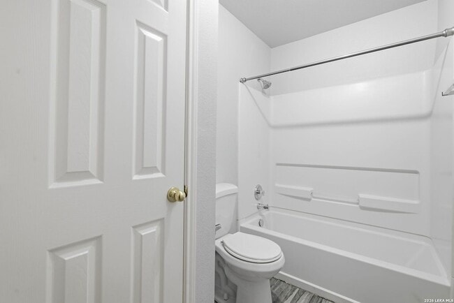 Building Photo - 414 Willow Grove Dr