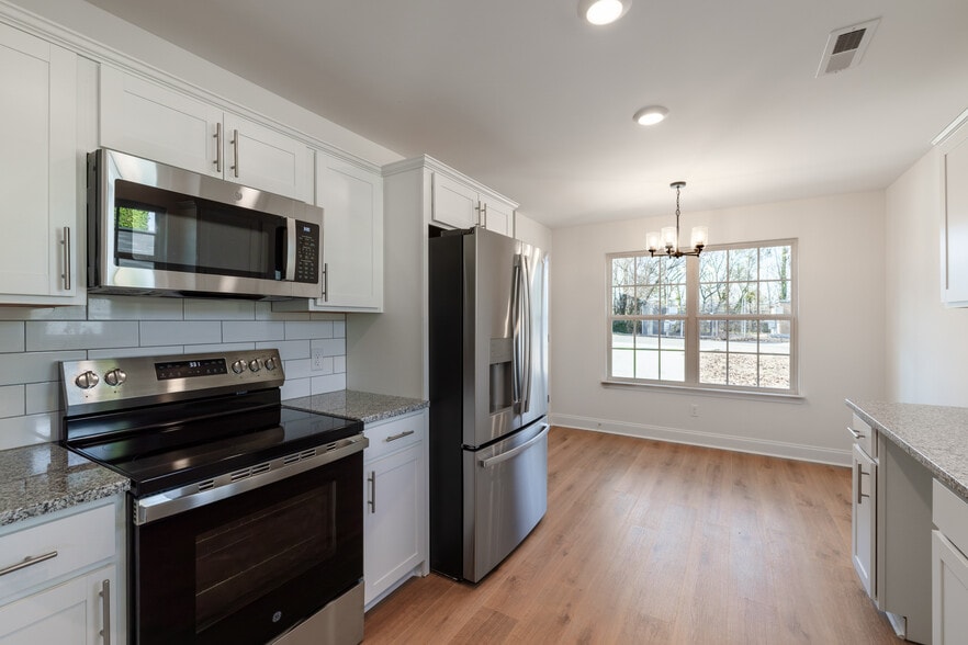 Building Photo - 812 Aubrey Ave